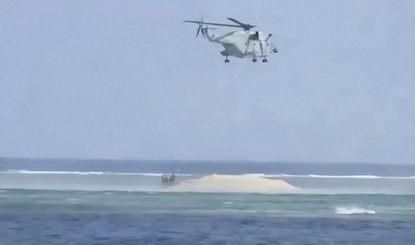 正中优配 当着中国海警的面, 菲律宾6人非法登临铁线礁, 结局让人大快人心