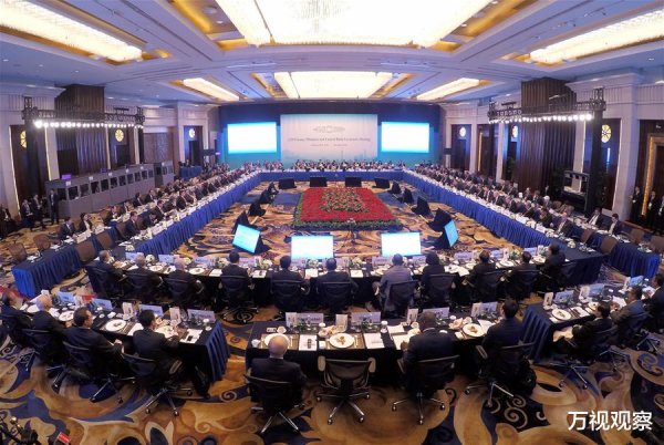 中金汇融 中方财长刚下飞机, 多国高层排队等着见面