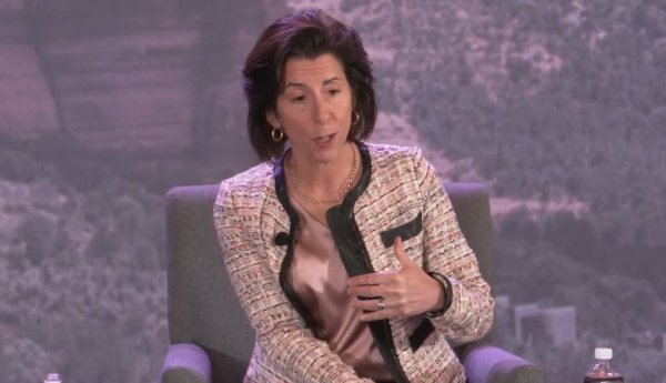 日升策略 美前商务部长雷蒙多：出口管制无法阻挡中国，美国每天都得有落后的紧迫感