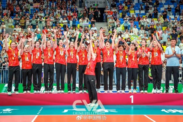国华通配资 全队合练才两周，上海女排夺冠凭什么？