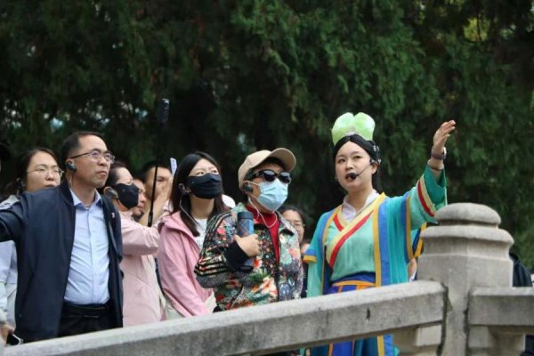 大业证券 “睡个午觉”系列盲盒、“比耶龙”冰箱贴……火了！